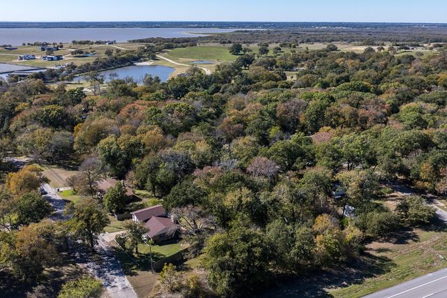 15690 Hilltop Drive, Kemp, TX 75143