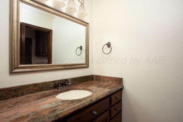 1 Stoneway Court, Canyon, TX 79015