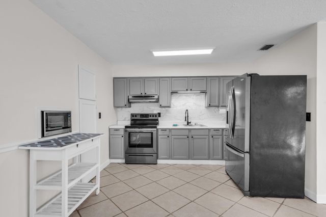 4664 Sutton Terrace S, West Palm Beach, FL 33415