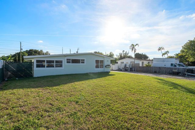 4664 Sutton Terrace S, West Palm Beach, FL 33415