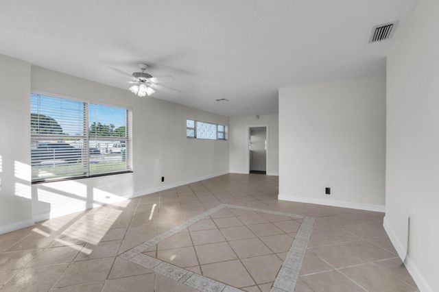 4664 Sutton Terrace S, West Palm Beach, FL 33415