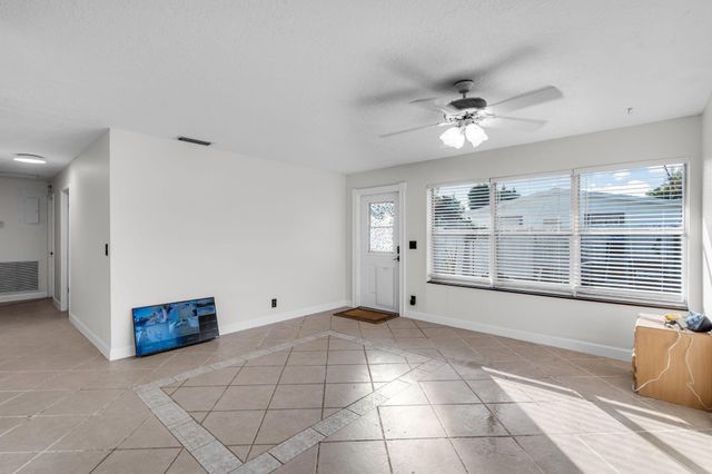 4664 Sutton Terrace S, West Palm Beach, FL 33415