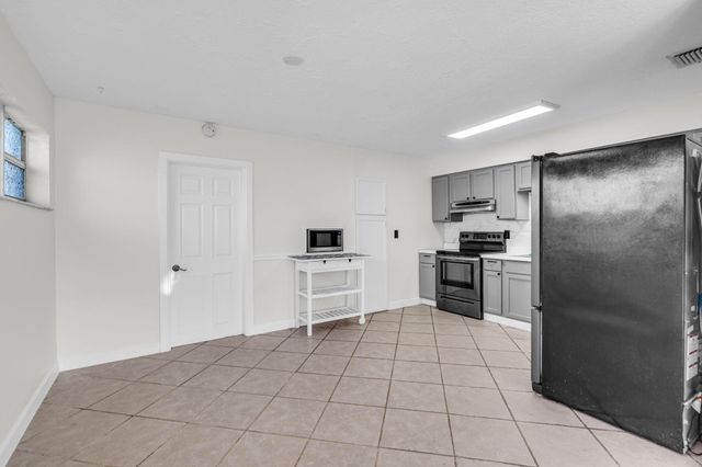 4664 Sutton Terrace S, West Palm Beach, FL 33415