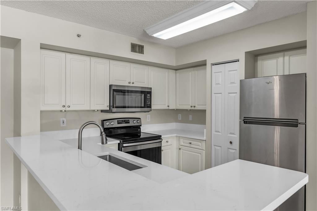 1230 Wildwood Lakes BLVD 105, NAPLES, FL 34104 — exterior