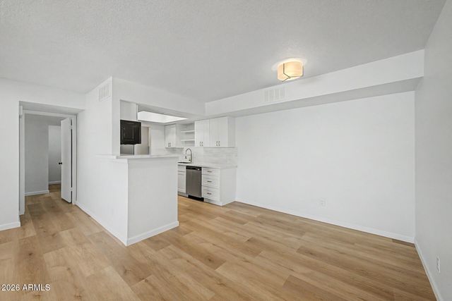 4608 W MARYLAND Avenue 201, Glendale, AZ 85301