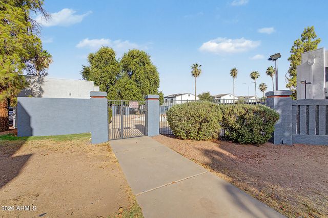4608 W MARYLAND Avenue 201, Glendale, AZ 85301