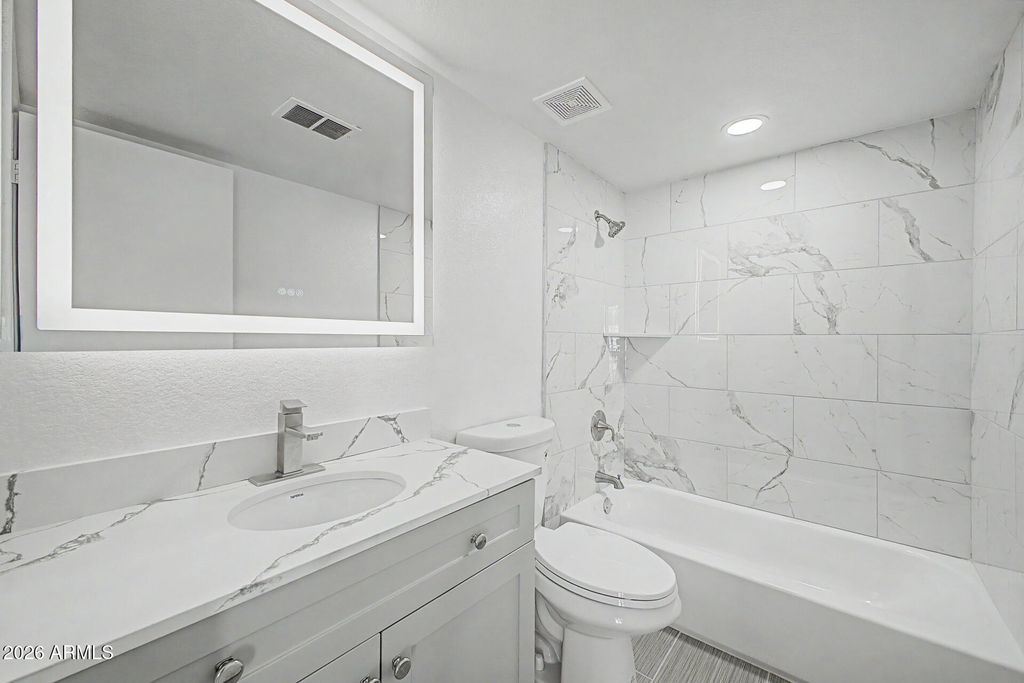 4608 W MARYLAND Avenue 201, Glendale, AZ 85301 — photo 5
