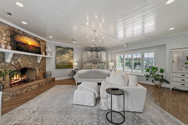 223 Mountain Tops Road, Blue Ridge, GA 30513