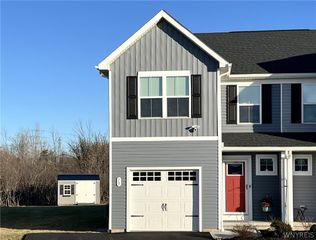 15 Grant Court, West Seneca, NY 14218