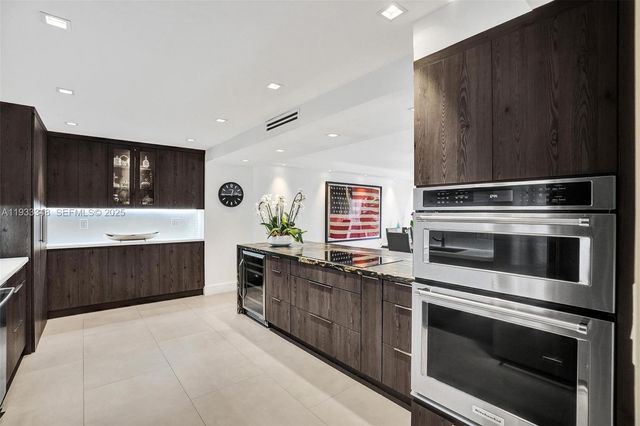 1800 NE 114th St 1007, Miami, FL 33181