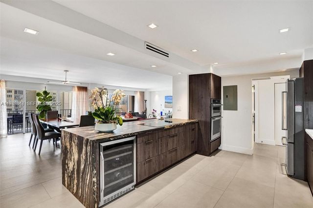 1800 NE 114th St 1007, Miami, FL 33181