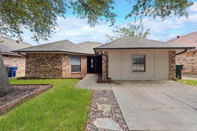 2203 Placid Drive, Carrollton, TX 75007