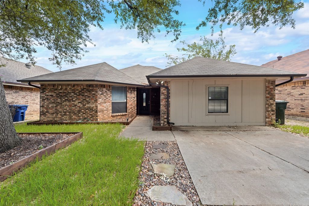2203 Placid Drive, Carrollton, TX 75007 — photo 2