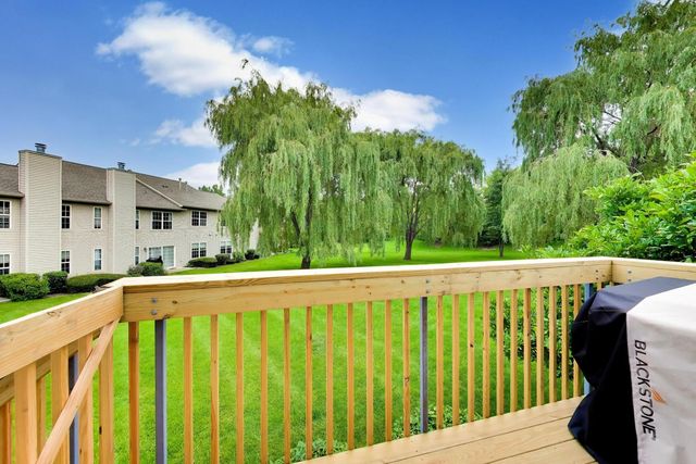 2647 Granite Court, Crystal Lake, IL 60012