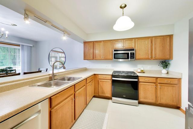 2647 Granite Court, Crystal Lake, IL 60012