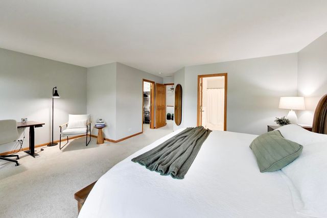 2647 Granite Court, Crystal Lake, IL 60012