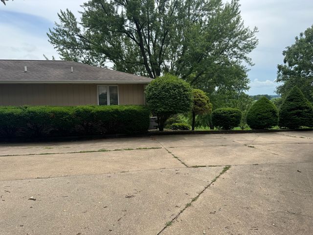 428 Overlook Court, Geneseo, IL 61254