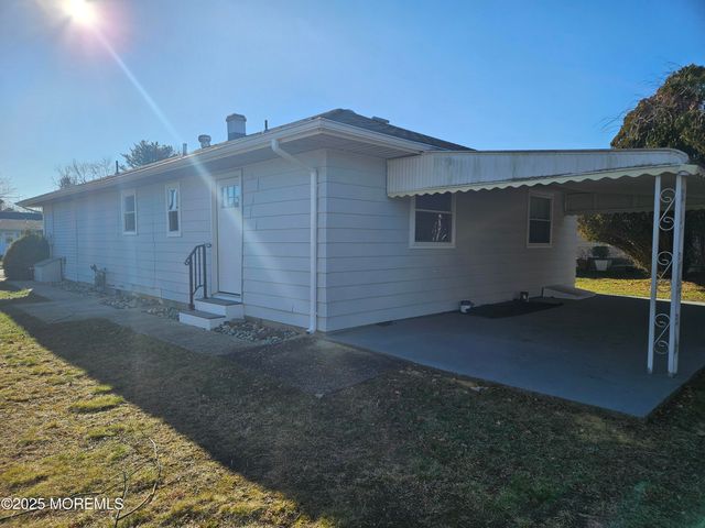 11 Margarita Street, Toms River, NJ 08757