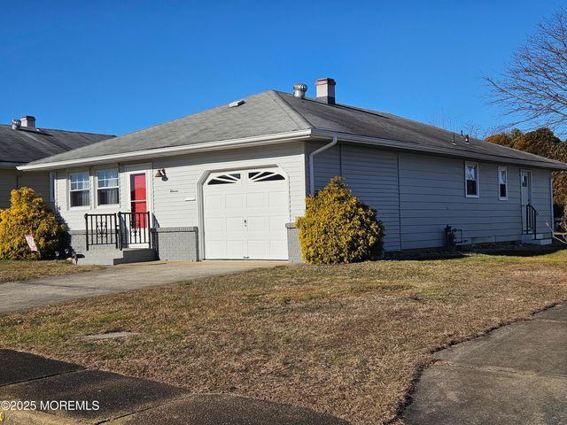 11 Margarita Street, Toms River, NJ 08757