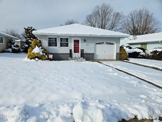 11 Margarita Street, Toms River, NJ 08757