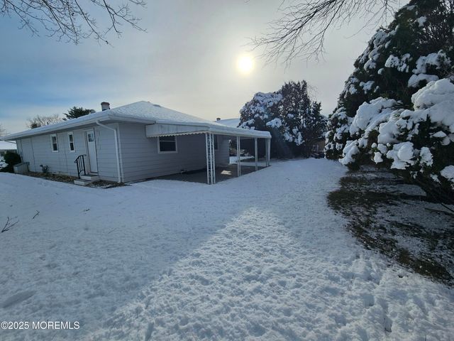 11 Margarita Street, Toms River, NJ 08757