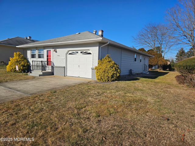 11 Margarita Street, Toms River, NJ 08757