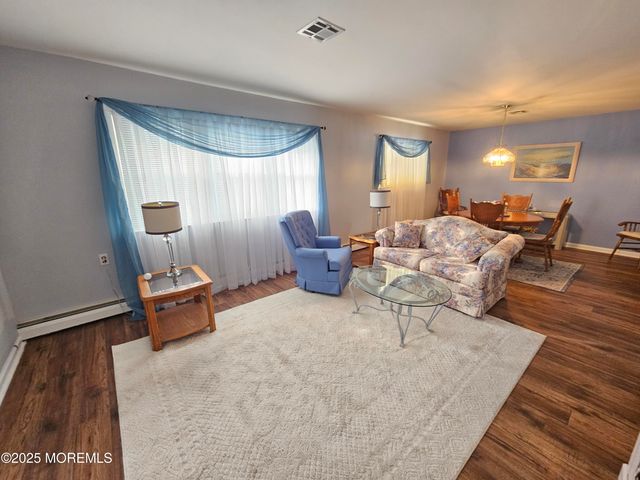 11 Margarita Street, Toms River, NJ 08757