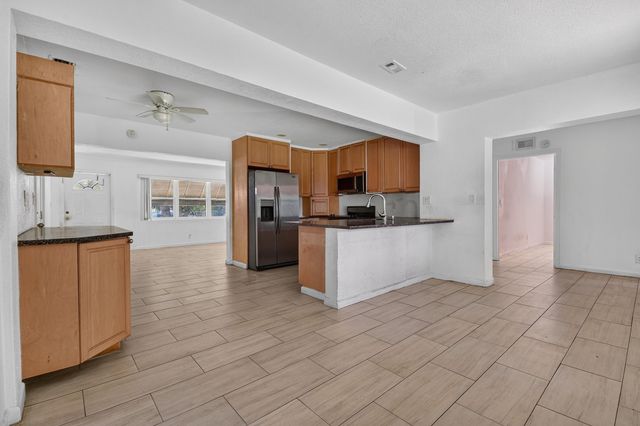 2109 NE 1st Street, Boynton Beach, FL 33435