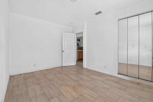 2109 NE 1st Street, Boynton Beach, FL 33435