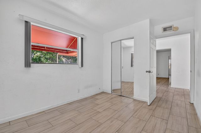 2109 NE 1st Street, Boynton Beach, FL 33435