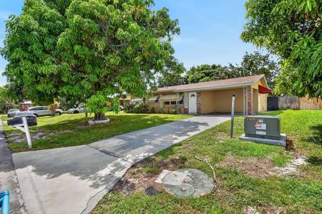 2109 NE 1st Street, Boynton Beach, FL 33435
