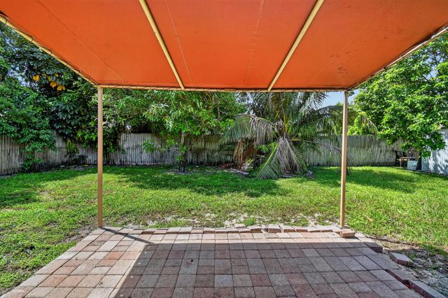 2109 NE 1st Street, Boynton Beach, FL 33435