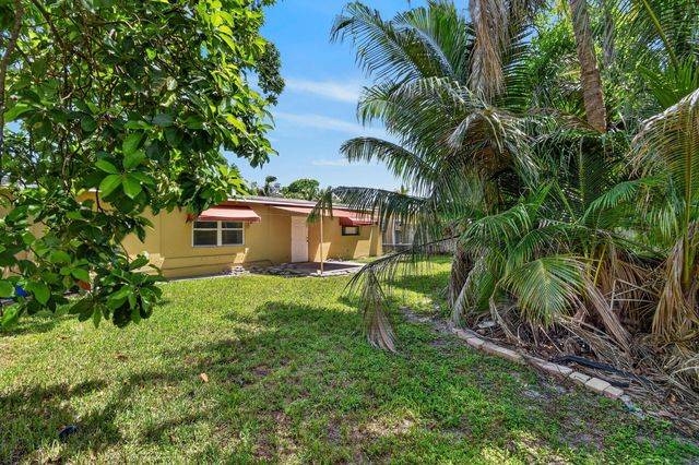 2109 NE 1st Street, Boynton Beach, FL 33435