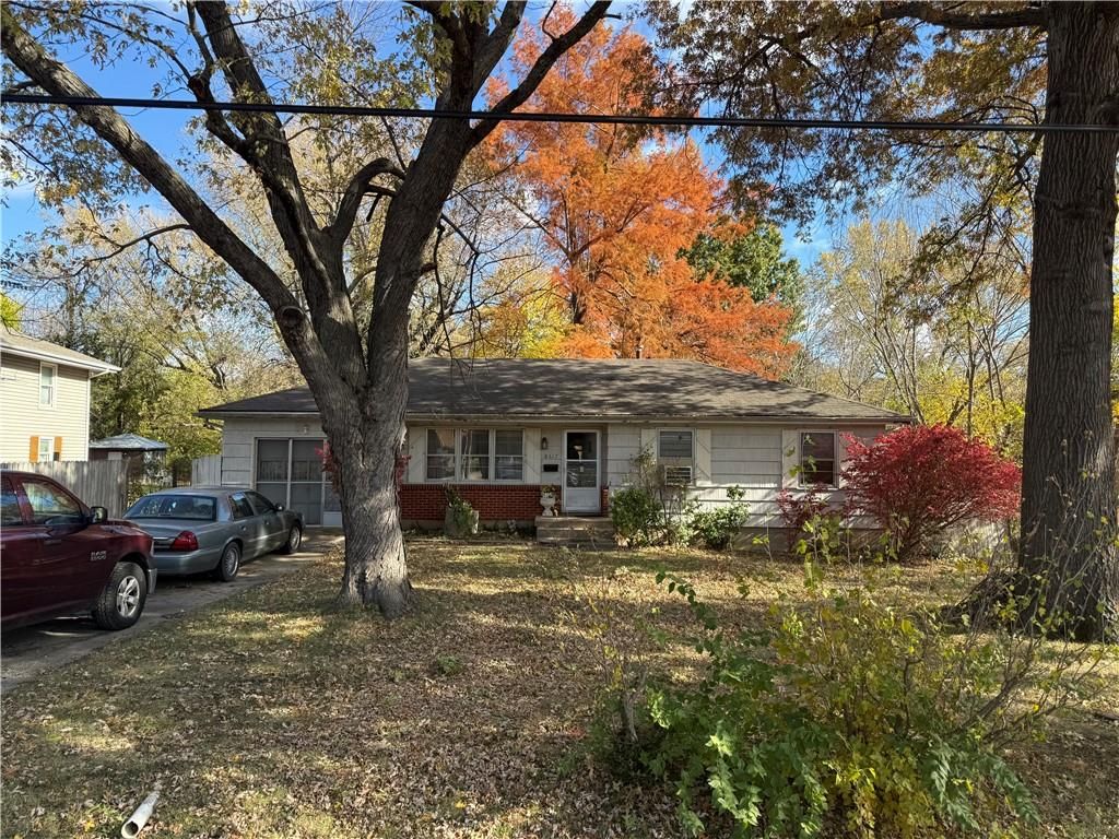 8617 Lane Avenue, Raytown, MO 64138