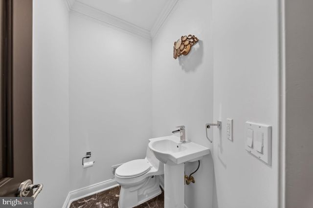 5000 MACARTHUR CT NW, Washington, DC 20016