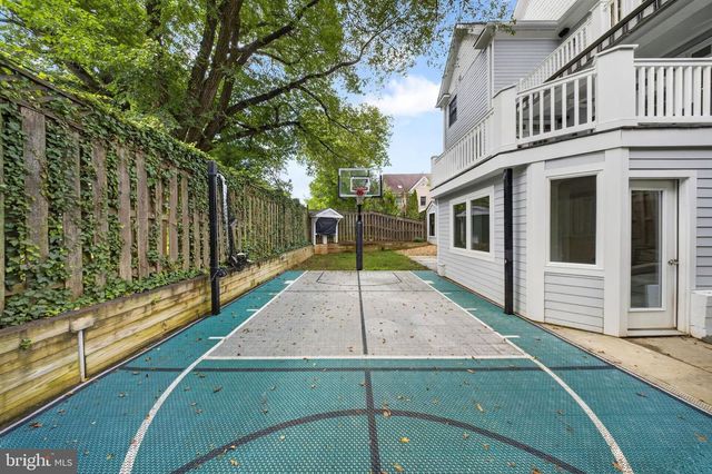 5000 MACARTHUR CT NW, Washington, DC 20016