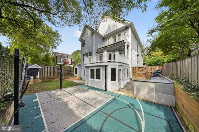 5000 MACARTHUR CT NW, Washington, DC 20016
