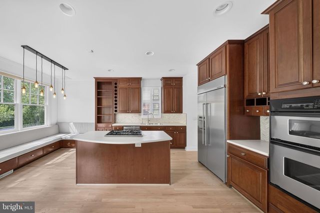 5000 MACARTHUR CT NW, Washington, DC 20016