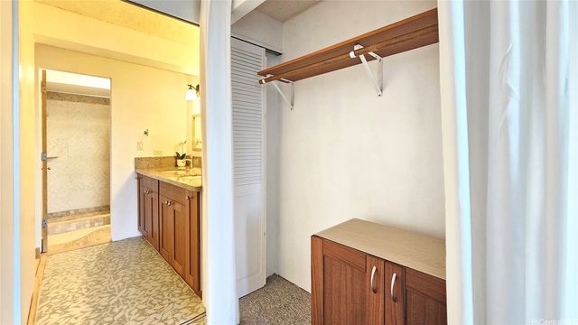46-283 Kahuhipa Street C1204, Kaneohe, HI 96744