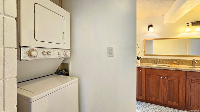 46-283 Kahuhipa Street C1204, Kaneohe, HI 96744