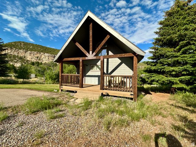 7737 W SAWTOOTH CV, Vernal, UT 84078