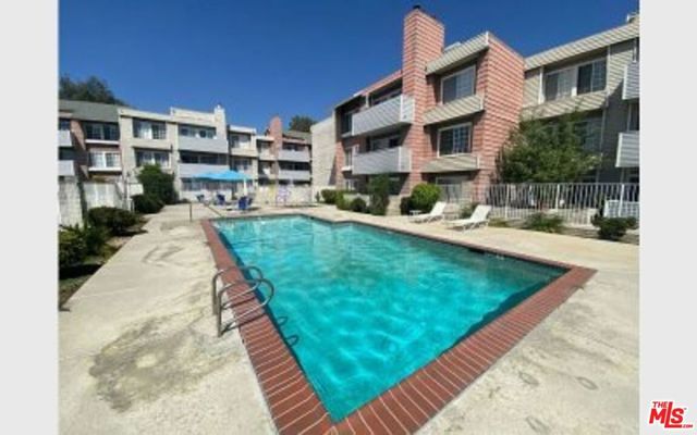 20235 Keswick Street 206, Winnetka, CA 91306