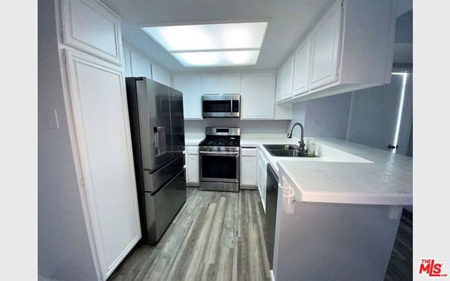 20235 Keswick Street 206, Winnetka, CA 91306