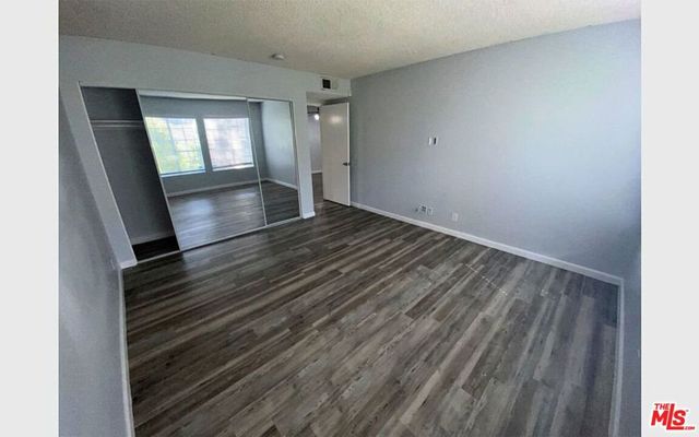 20235 Keswick Street 206, Winnetka, CA 91306