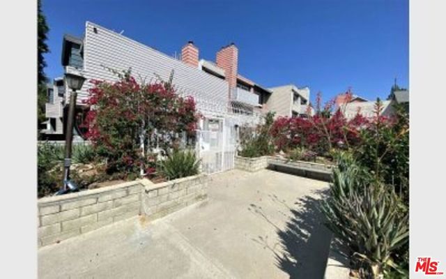 20235 Keswick Street 206, Winnetka, CA 91306