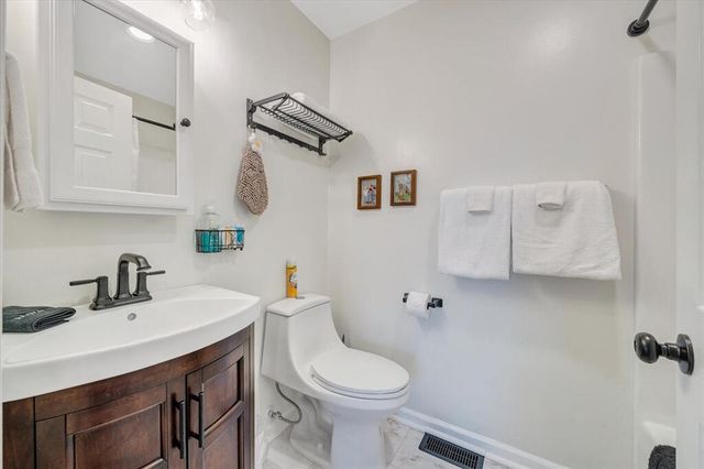 1039 Fosters Knob RD, Blue Ridge, VA 24064