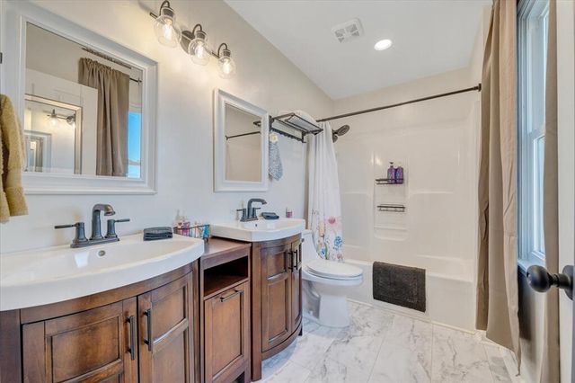 1039 Fosters Knob RD, Blue Ridge, VA 24064