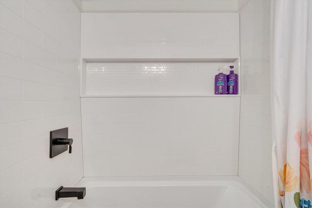 1039 Fosters Knob RD, Blue Ridge, VA 24064