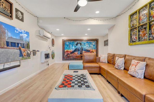 1039 Fosters Knob RD, Blue Ridge, VA 24064