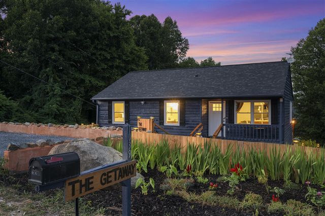 1039 Fosters Knob RD, Blue Ridge, VA 24064